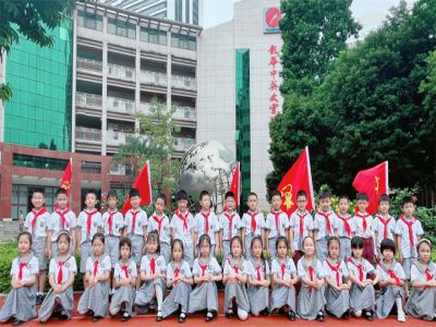 践行二十大，争做好队员——深圳市龙华中英文实验学校第二批新队员入队仪式